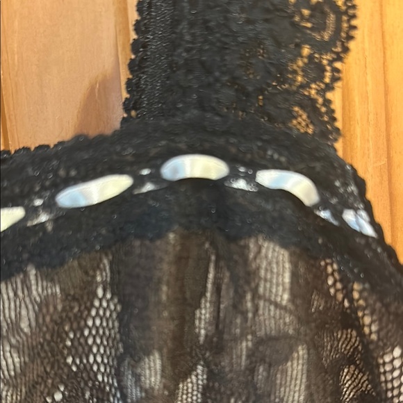 Elegant Black Lace Women's Top - Picture 4 of 7